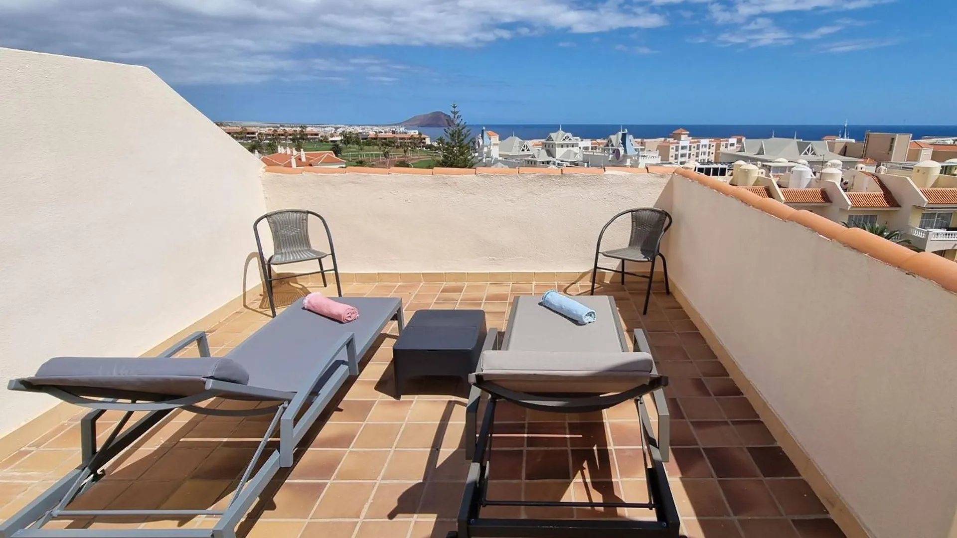 דירות סן מיגל דה אבונה Ocean & Golf Vista Retreat ספרד